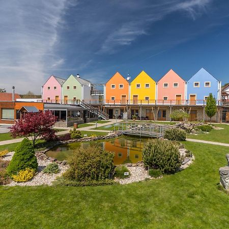 Hotel Kravi Hora Bořetice Exteriör bild